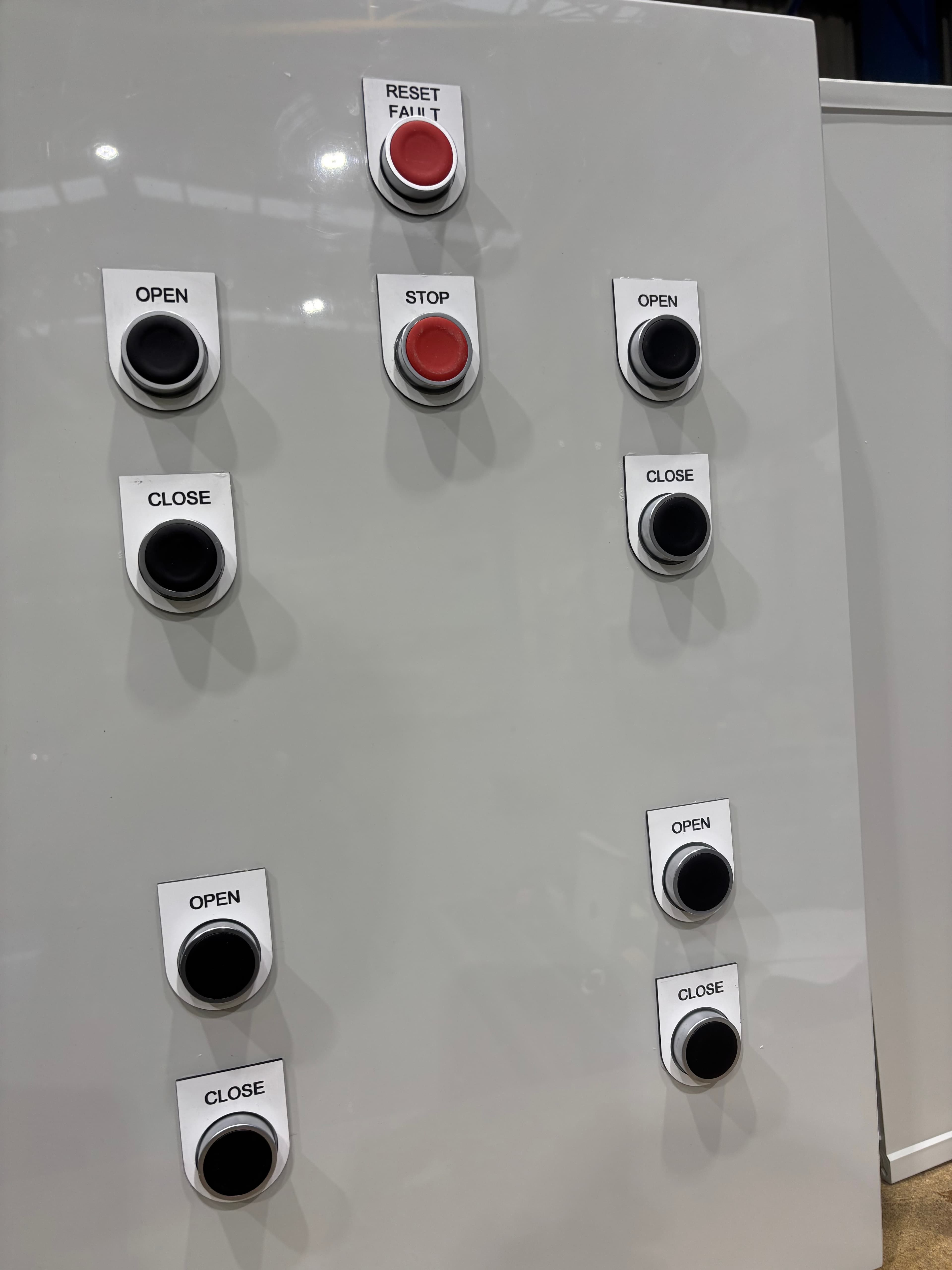 Open/close control button labels