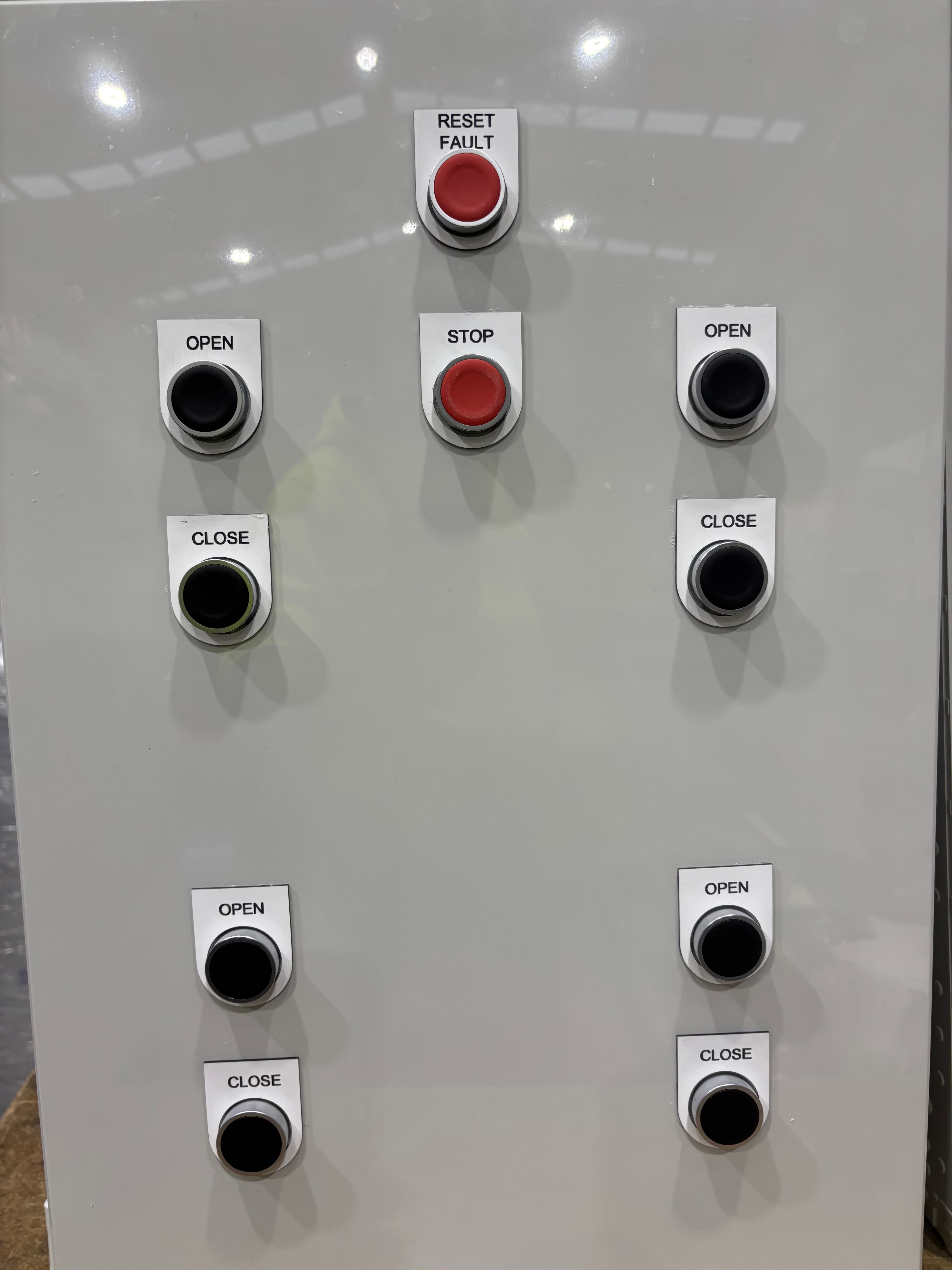 Reset, stop, open and close labels
